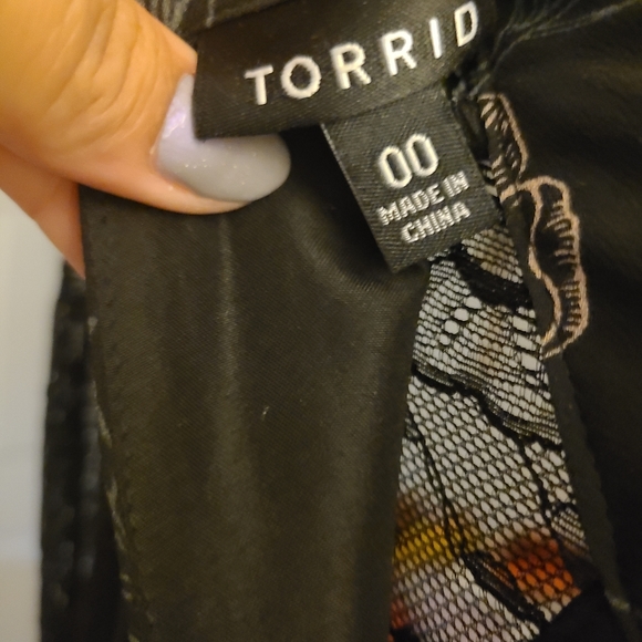 No tags Torrid Black Floral Chiffon Maxi Lace Sleeve dress - Picture 3 of 3
